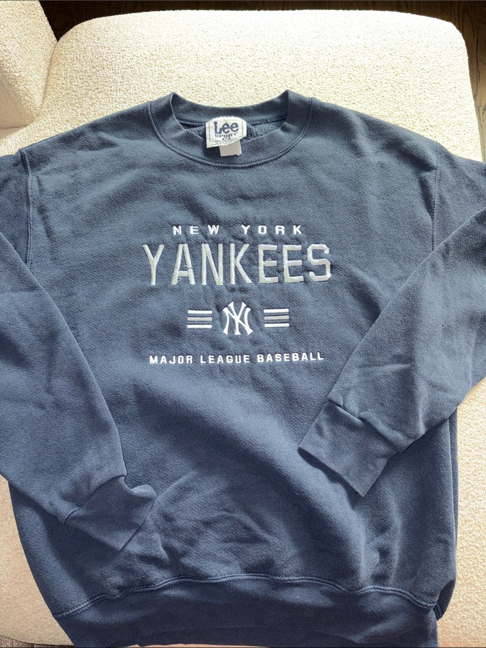 Lee Men’s Navy Yankees Crewneck Sweatshirt